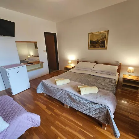 & Gaspar Guest house